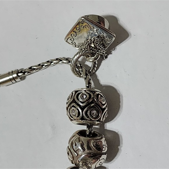 Brighton‎ Mayflower A graduation charm bracelet new!!! - Picture 3 of 5